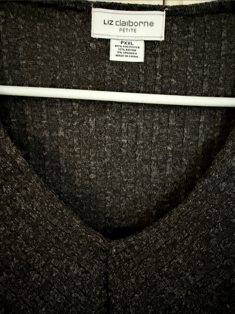 3 Liz Claiborne V-Neck Sweaters in Burgundy, Blue & Black - Picture 12 of 12